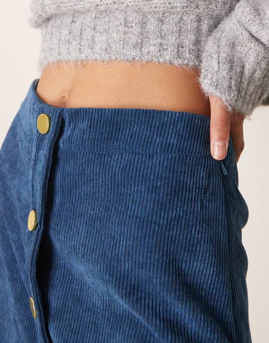ASOS DESIGN knappfrontad kordkjol i marinblå - Image 4
