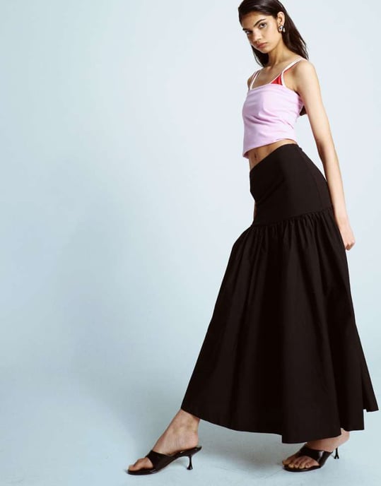 Topshop poplin full skirt with curved dropped waistband in black - Image 1