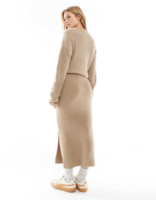 Vero Moda fluffig midi kjol-set i beige - Image 2