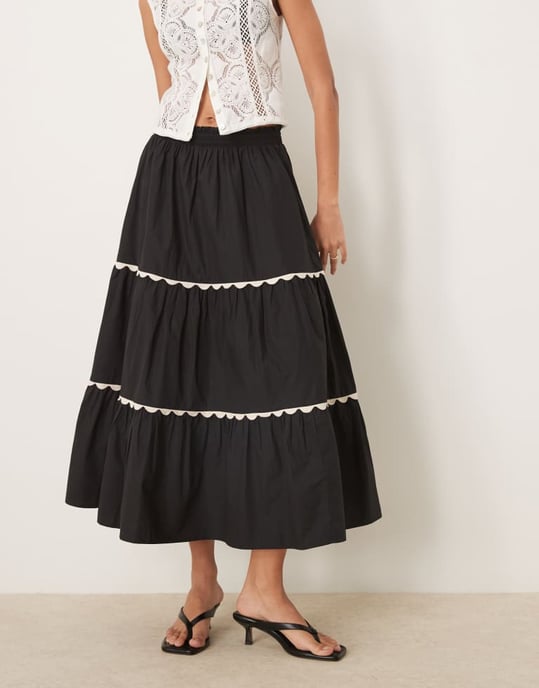 Nobody's Child Topsie tiered midaxi skirt in black - Image 2