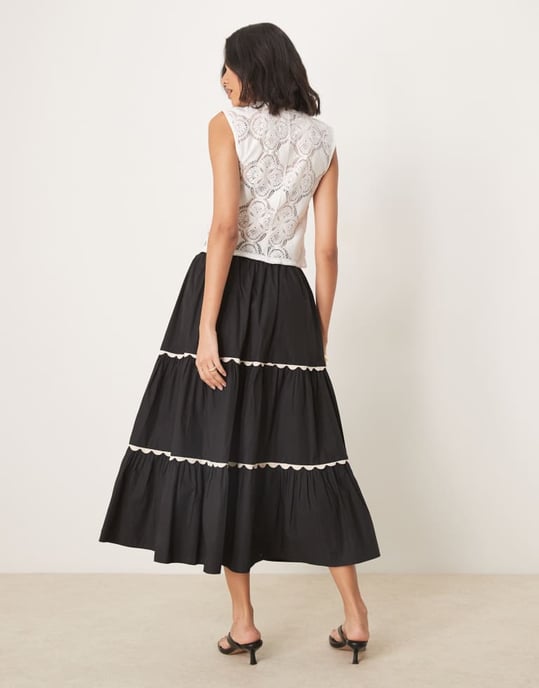 Nobody's Child Topsie tiered midaxi skirt in black - Image 3