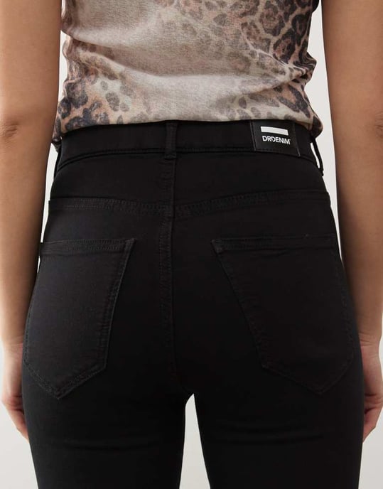 Dr Denim Moxy flare hög midja smal passform stretch med flare i svart tvätt - Image 4