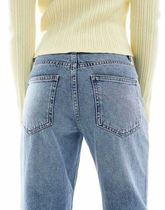 ONLY Petite Ella midjehöga raka jeans i mellanblått - Image 4