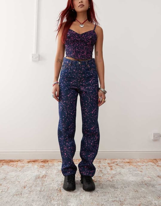 Monki co-ord Aimo raka jeans i mörkblå med rosa färgfläckar - Image 1
