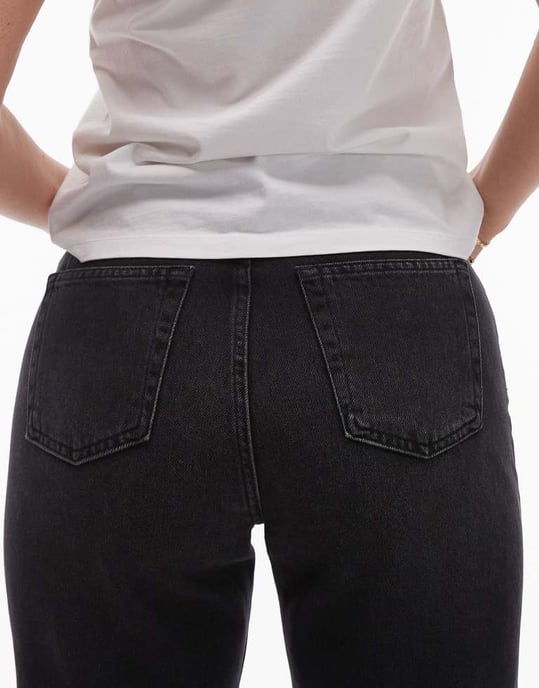 Topshop Hourglass Kort högmidjad rak jeans i tvättad svart - Image 4