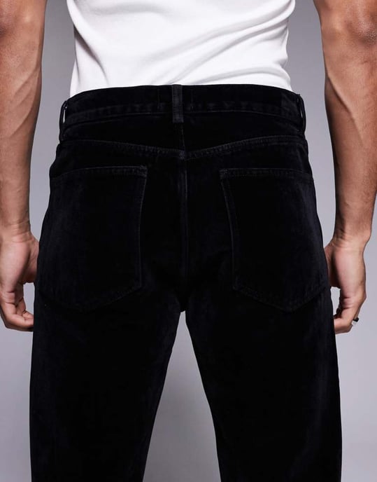 ASOS DESIGN raka passform fleecejeans i svart - Image 4
