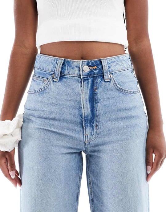 ASOS DESIGN wide leg dad jeans in lightwash with knee rips - Image 4