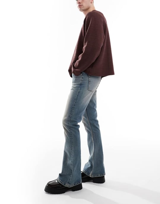 ASOS DESIGN stretch flare jeans i ljusblå tvätt med nyans - Image 2