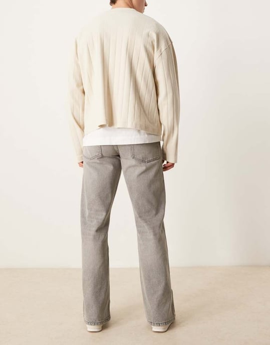 ASOS DESIGN vida utsvängda jeans i vintagegrå tvätt - Image 3