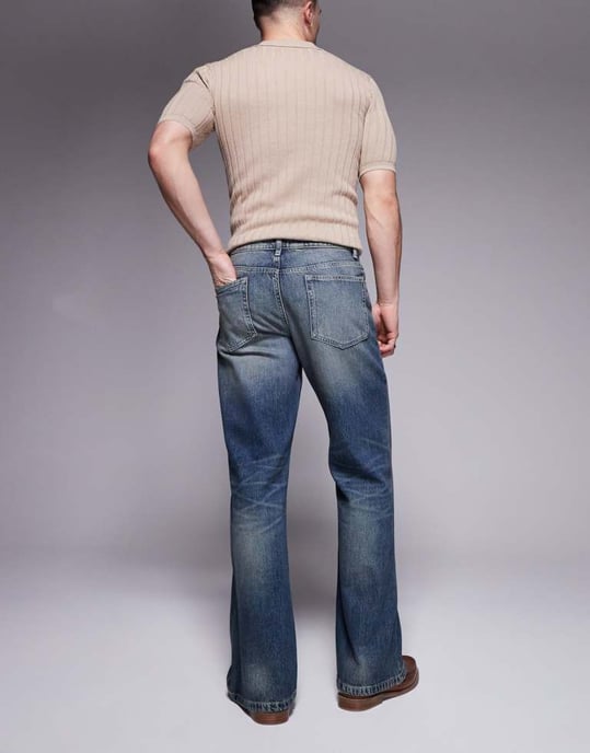 ASOS DESIGN vida flare-jeans med nyans i mellan tvättad blå - Image 3