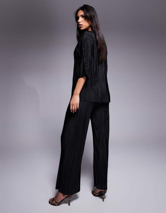 ASOS DESIGN 2 in 1 plisse faux cord jumpsuit in black - Image 3