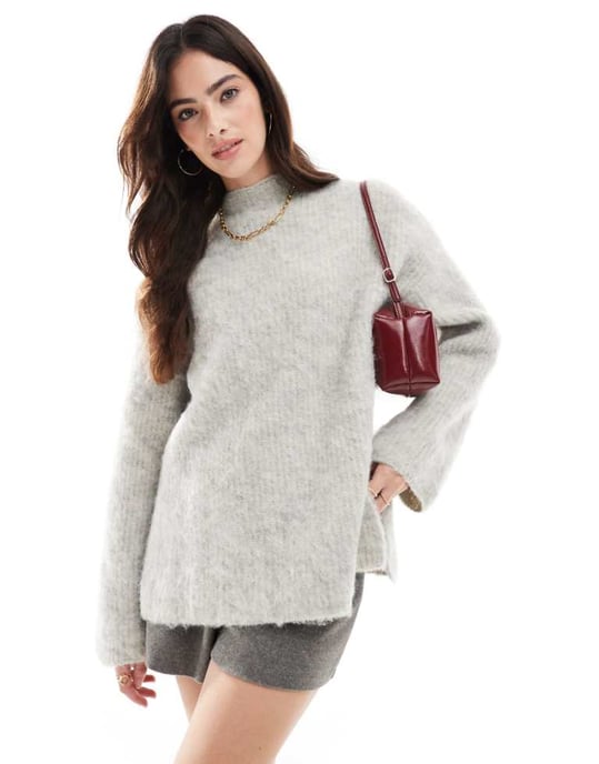 Pieces premium longline fluffy knit jumper with wide cuffs in light grey melange - Image 1