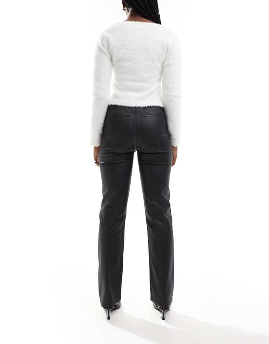 ASOS DESIGN bekväm stretch rak benjeans i svart belagda - Image 2