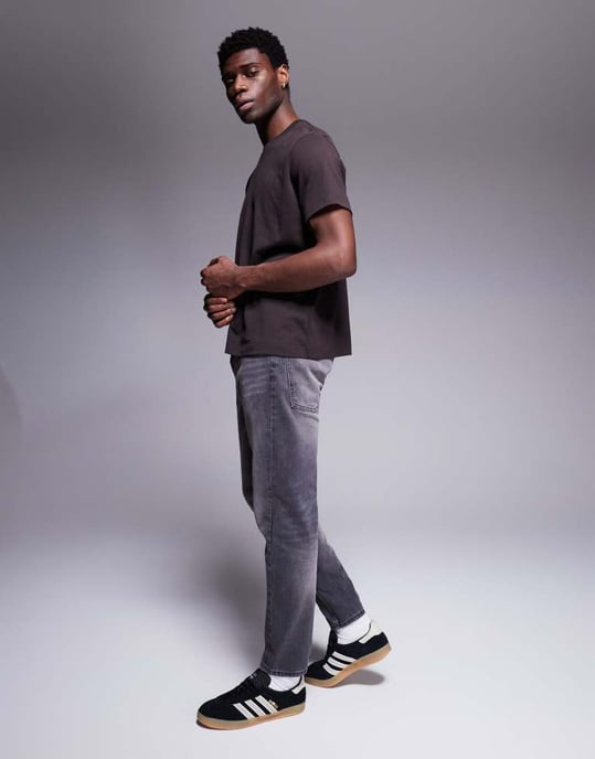 ASOS DESIGN tapered jeans i tvättad grå - Image 3
