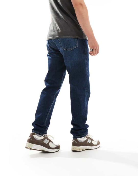Weekday Barrel avslappnad passform tapered jeans i kompakt blå tvätt - Image 2