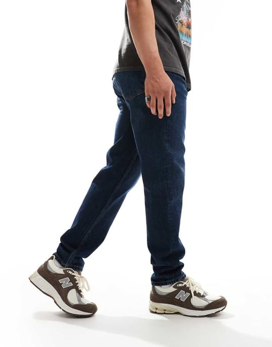 Weekday Barrel avslappnad passform tapered jeans i kompakt blå tvätt - Image 4