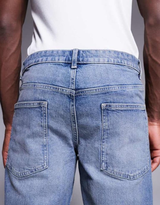 ASOS DESIGN tapered jeans i vintage ljusblå tvätt - Image 4