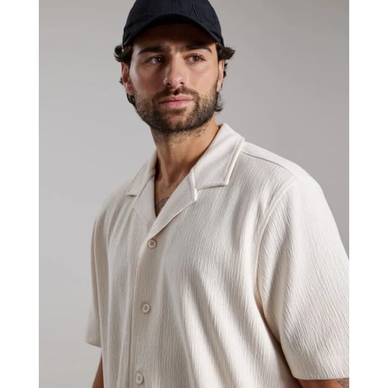 Aeden Vinci shirt off - Image 1