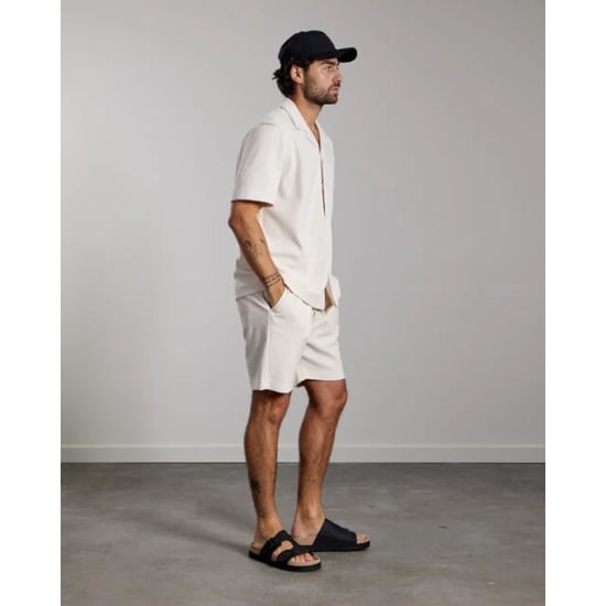 Aeden Vinci shirt off - Image 2