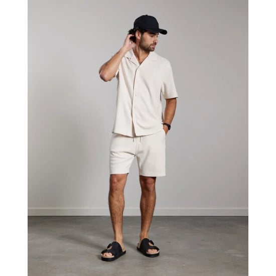 Aeden Vinci shirt off - Image 3