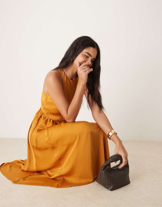 ASOS DESIGN satängklänning med sänkt midja och full kjol i ockra - Image 3
