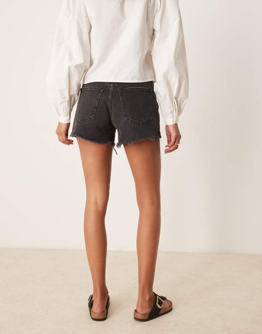 Abercrombie & Fitch 90-tals cut-off shorts i medel svart - Image 4