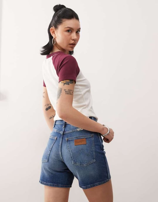 Wrangler 5inch cowboy denim short in vintage mid blue - Image 1