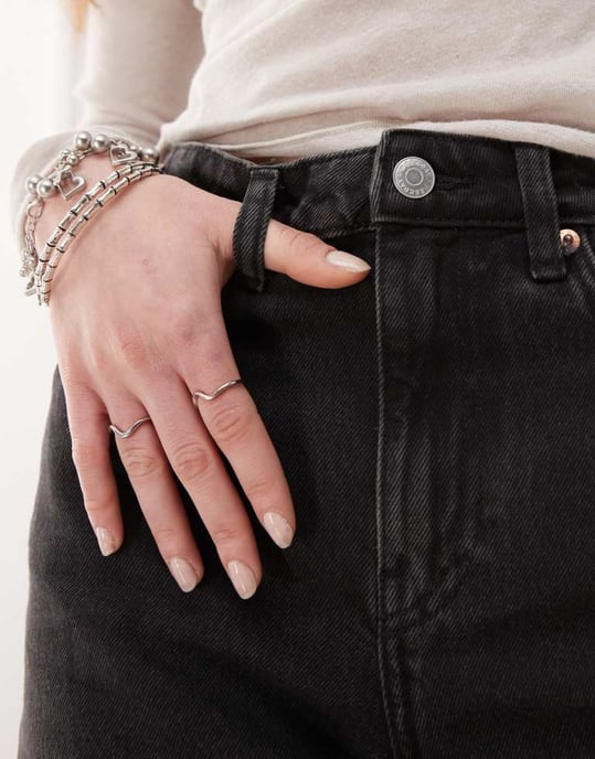 Weekday Eya hög midja denimshorts i tonad svart - Image 3