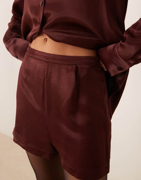 Miss Selfridge höga satinshorts i choklad - Image 3