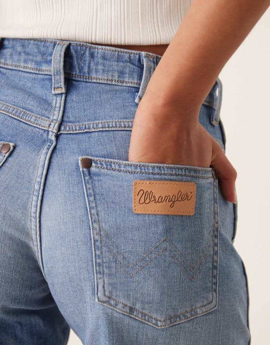 Wrangler 5inch cowboy denim short in light blue - Image 3