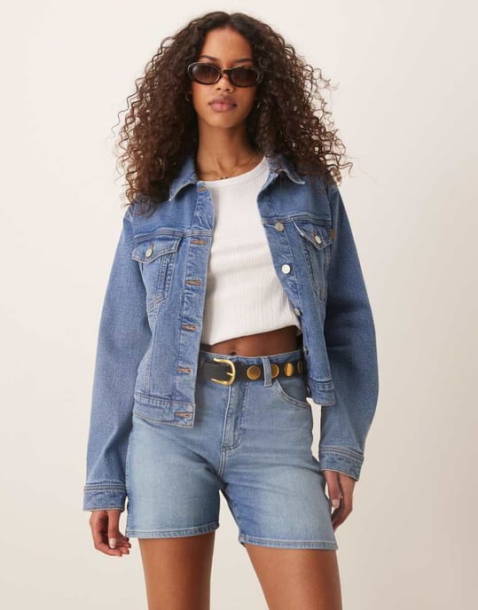 Wrangler 5inch cowboy denim short in light blue - Image 4