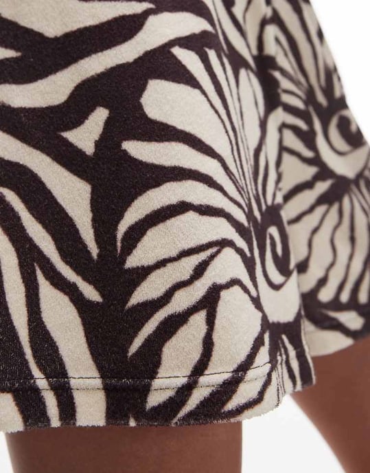 Topshop blommönstrade frottéshorts-set i brunt - Image 2
