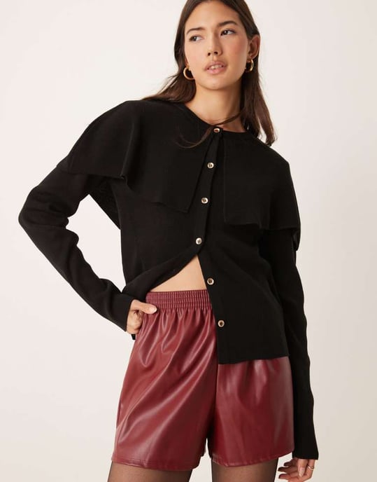 Miss Selfridge imitationläder shorts med elastiska midja i vinröd - Image 2