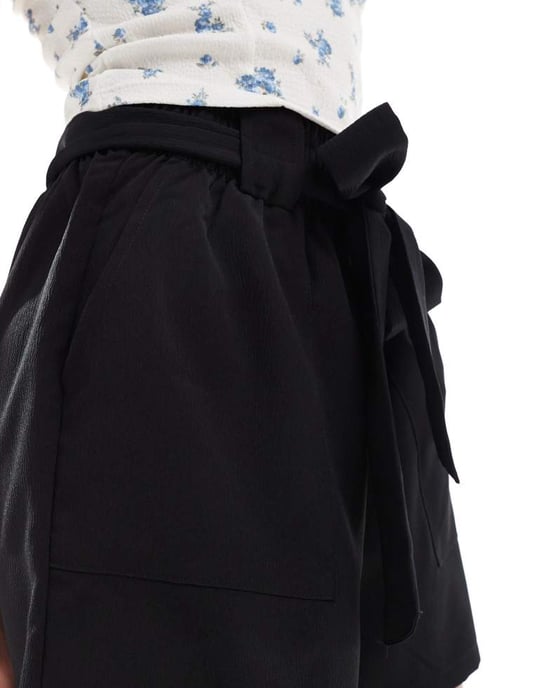 ONLY tie waist shorts in black - Image 3