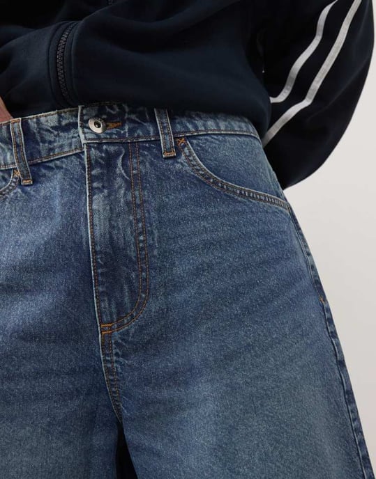 COLLUSION Denim X004 mid rise shorts i midwash - MBLUE - Image 3