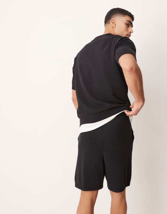 ASOS DESIGN oversize mellantjocka stickade bomullsshorts co-ord i svart - Image 2