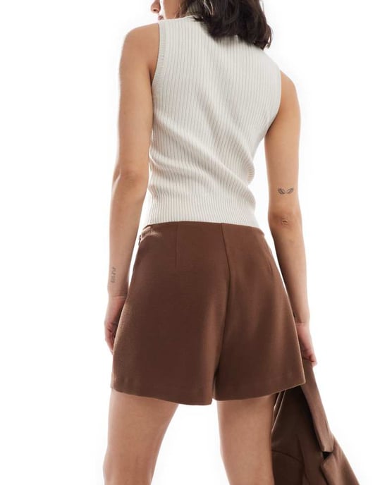 ASOS DESIGN ulllook skräddarsydd kort i choklad - Image 2