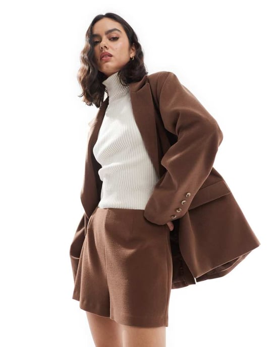 ASOS DESIGN ulllook skräddarsydd kort i choklad - Image 3