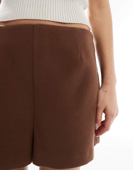 ASOS DESIGN ulllook skräddarsydd kort i choklad - Image 4