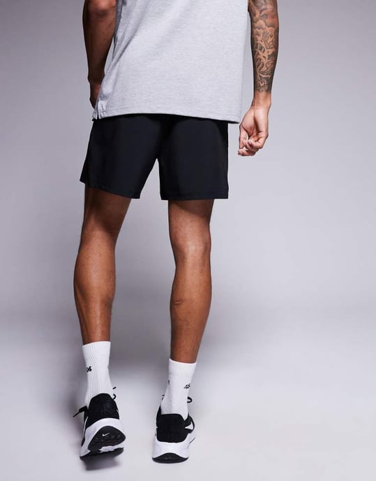4505 löst sittande snabbtorkande grafiska träningsshorts med dragkedjefickor i svart - Image 4
