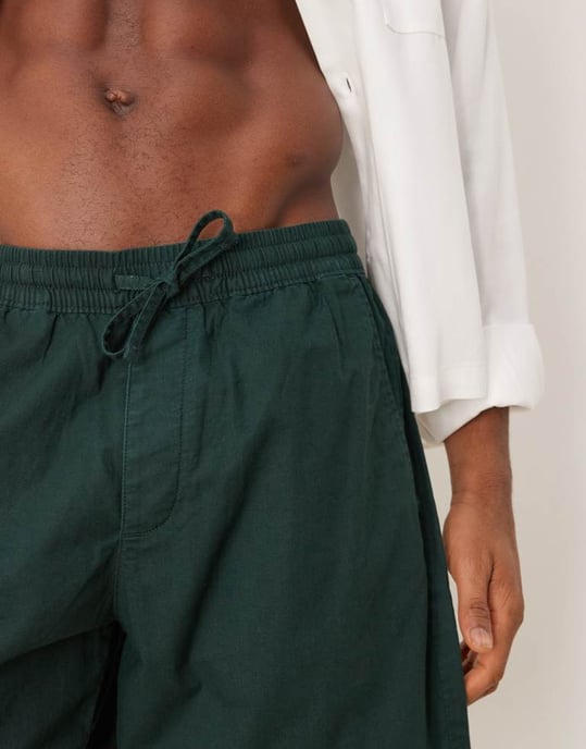 Abercrombie & Fitch 6 inch textured linen drawstring shorts in green - Image 3