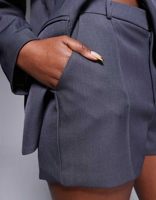 In The Style x Natalya Wright exclusive tailored mini shorts in charcoal - Image 4
