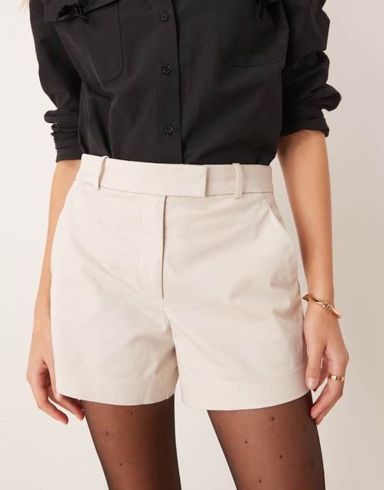 Abercrombie & Fitch skräddarsydd Sloane-shorts i krämfärg - Image 2