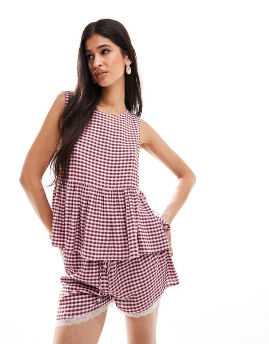 ASOS DESIGN mini shorts med spetsdetalj i tvåfärgad gingham - Image 2