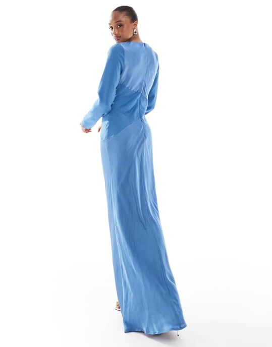 ASOS DESIGN Långärmad maxiklänning i satin och chiffongblandning med cowl-halsringning i blått - Image 3