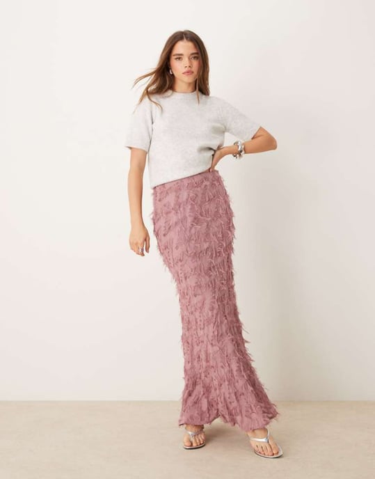 ASOS DESIGN maxi kjol med texturerad detalj i rosa - Image 1