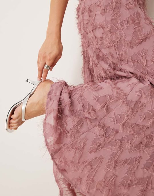 ASOS DESIGN maxi kjol med texturerad detalj i rosa - Image 2