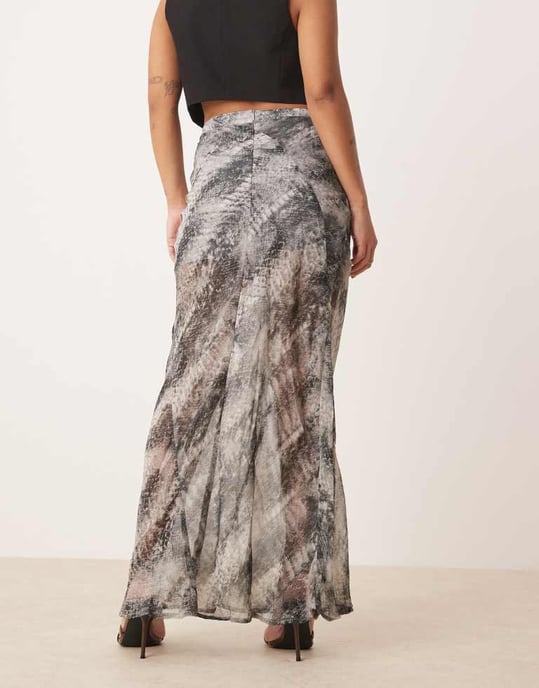 ASOS DESIGN Petite genomskinlig maxikjol i ormskinnstryck - Image 3