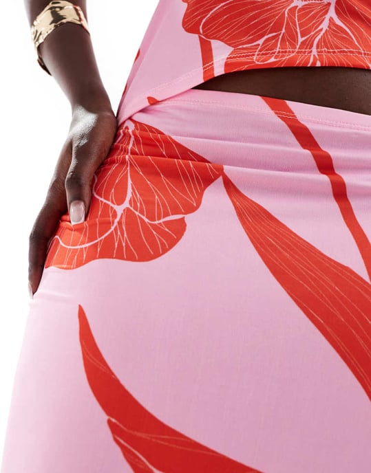 ASOS DESIGN samordnad slinky maxikjol i rosa överdimensionerade blommor - Image 3
