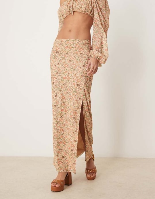 ASOS DESIGN matchande sidoklyvningar midaxi kjol i blommönster - Image 4